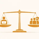 Illustration minimaliste d’une balance opposant un freelance et une agence de rédaction web